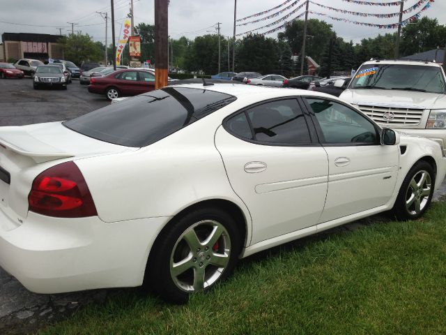 2008 Pontiac Grand Prix GT Hard Top Convertible 2D