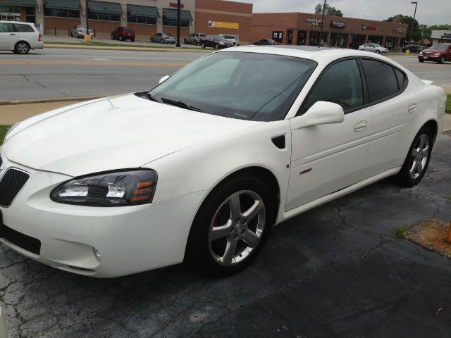 2008 Pontiac Grand Prix GT Hard Top Convertible 2D