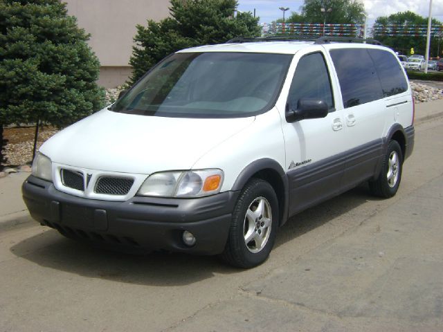 2000 Pontiac Montana 2WD 2dr Supercab 126