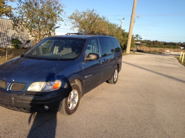 2000 Pontiac Montana 2WD 2dr Supercab 126