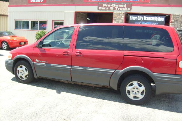 2000 Pontiac Montana 2WD 2dr Supercab 126