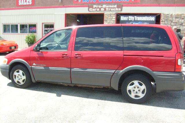 2000 Pontiac Montana 2WD 2dr Supercab 126