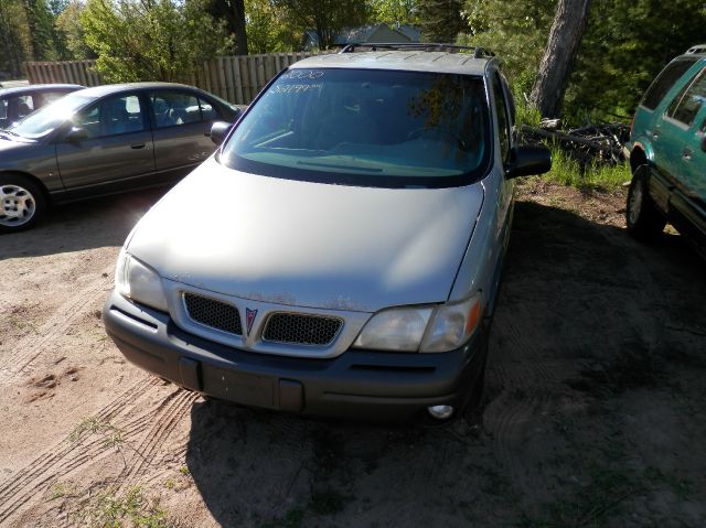 2000 Pontiac Montana 2WD 2dr Supercab 126