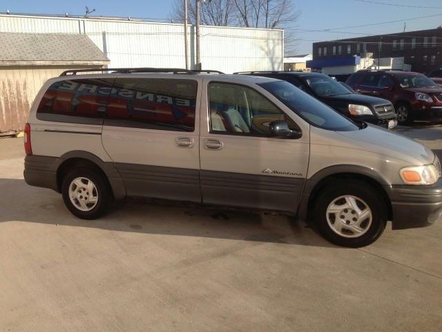 2001 Pontiac Montana 1500 2WD LS