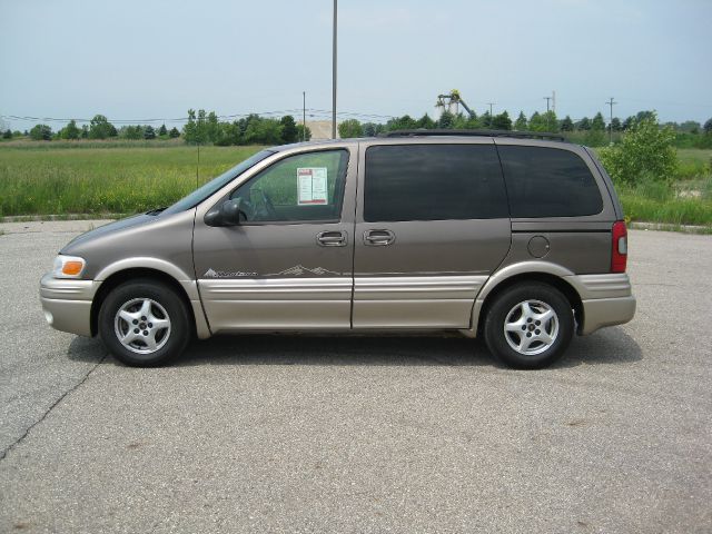 2002 Pontiac Montana 4WD Crew Cab 167 LTZ