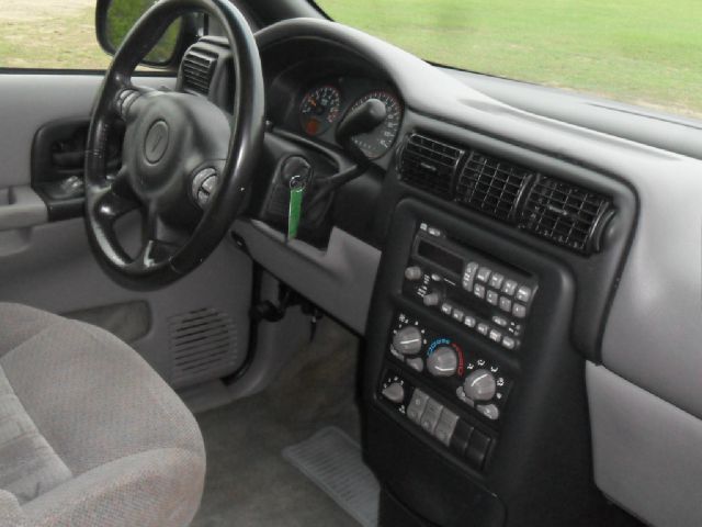 2003 Pontiac Montana Unknown