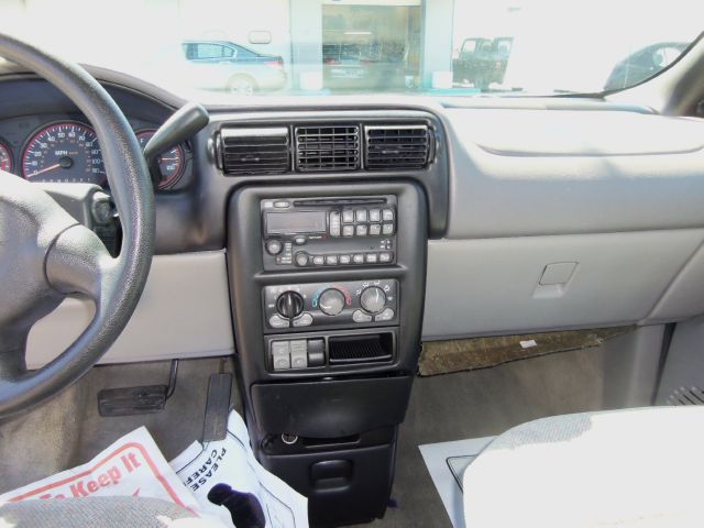 2004 Pontiac Montana 4WD Crew Cab 167 LTZ