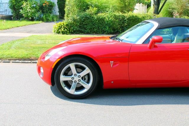 2006 Pontiac Solstice Hatchback Coupe 2D