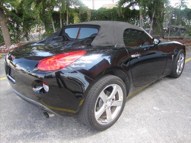 2006 Pontiac Solstice Standard 4X4 Hardtop