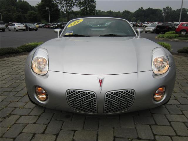 2006 Pontiac Solstice 4dr Sdn I4 Auto EX Sedan