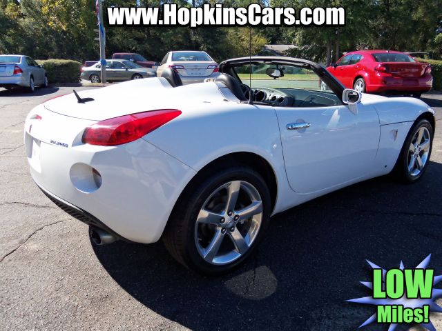 2008 Pontiac Solstice Base 4X4