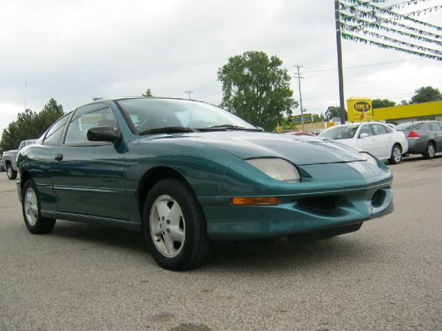 1998 Pontiac Sunfire 4dr Sdn SL Auto Sedan