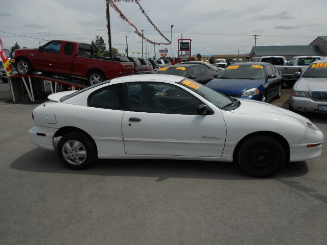 1998 Pontiac Sunfire 4dr Sdn SL Auto Sedan