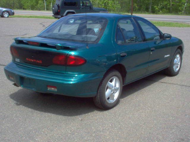 1999 Pontiac Sunfire 2006 Hyundai LX