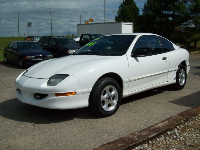 1999 Pontiac Sunfire 4dr Sdn SL Auto Sedan