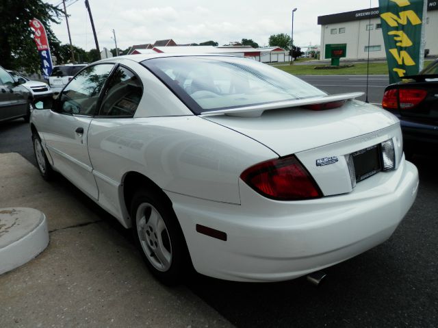 2004 Pontiac Sunfire 5 Door Quad Seating