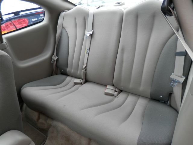 2004 Pontiac Sunfire 5 Door Quad Seating