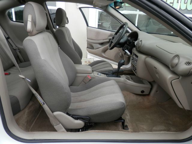 2004 Pontiac Sunfire 5 Door Quad Seating