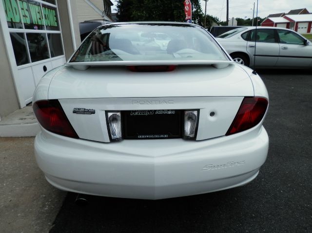 2004 Pontiac Sunfire 5 Door Quad Seating