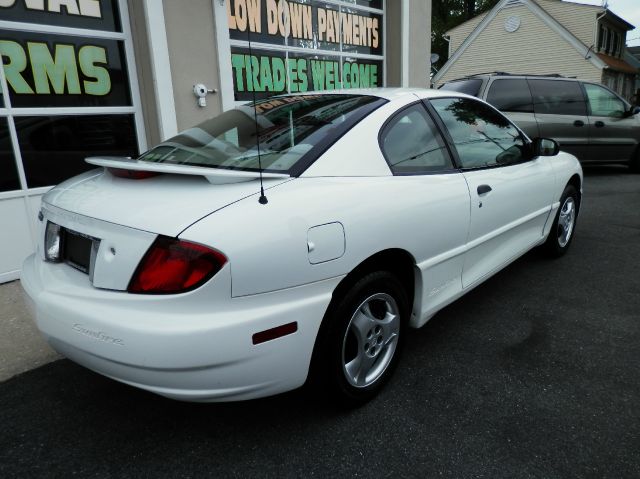 2004 Pontiac Sunfire 5 Door Quad Seating