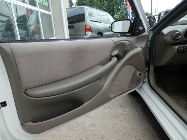 2004 Pontiac Sunfire 5 Door Quad Seating