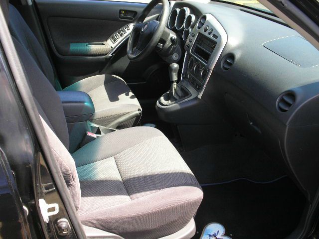 2003 Pontiac Vibe Base