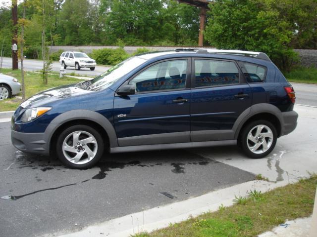 2004 Pontiac Vibe Base