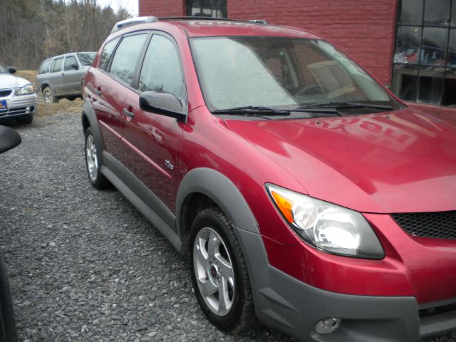 2004 Pontiac Vibe Luxury II Sedan