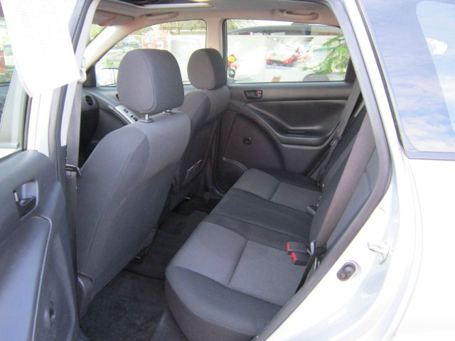 2005 Pontiac Vibe Base