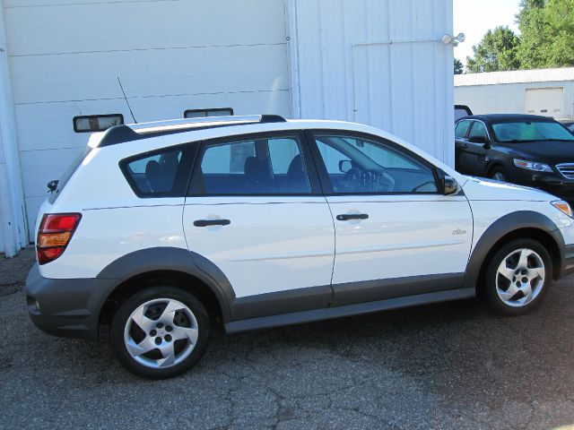 2006 Pontiac Vibe Base