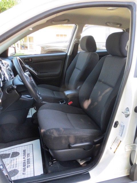 2007 Pontiac Vibe Base