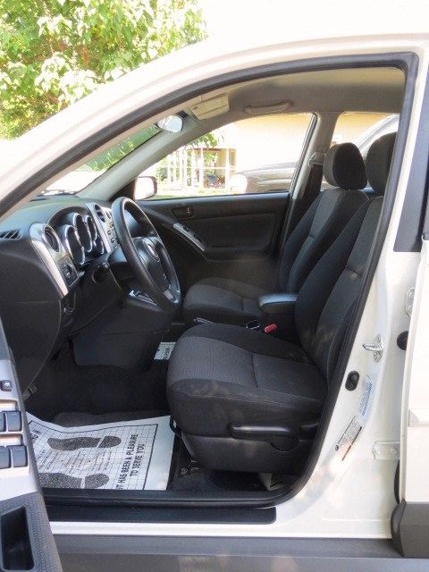 2007 Pontiac Vibe Base