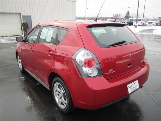 2009 Pontiac Vibe Base