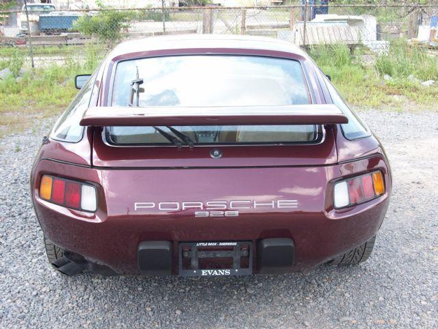 1984 Porsche 928 Unknown