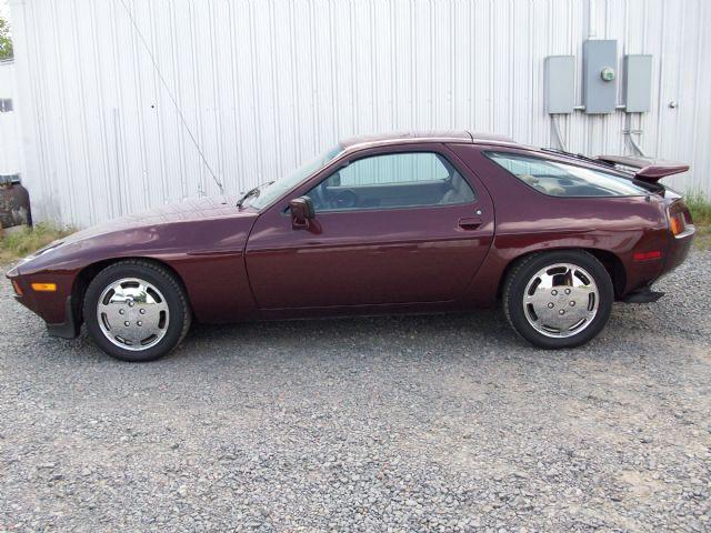 1984 Porsche 928 Unknown