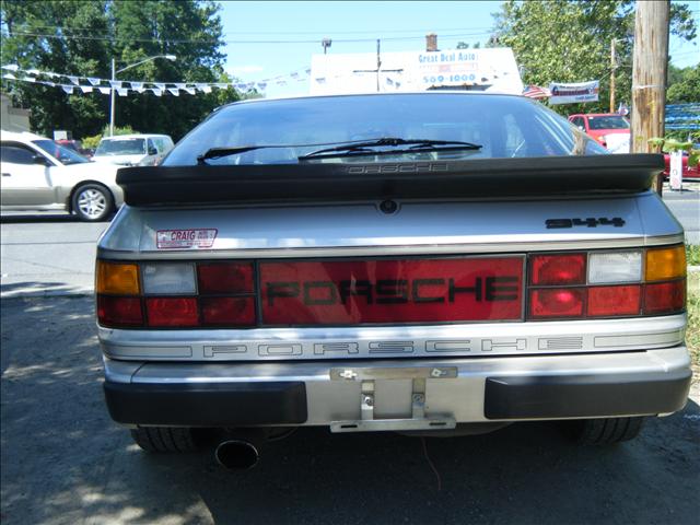 1983 Porsche 944 Base