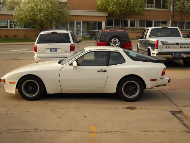 1983 Porsche 944 GT Premium