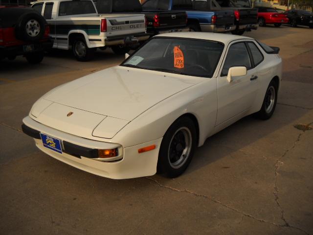 1983 Porsche 944 GT Premium