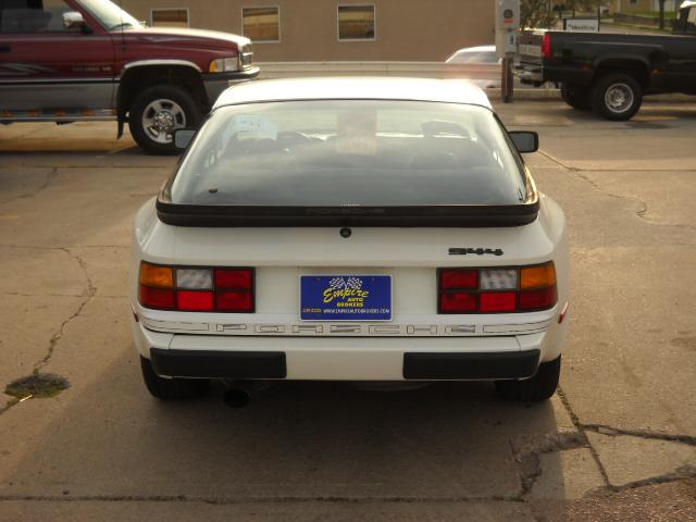 1983 Porsche 944 GT Premium