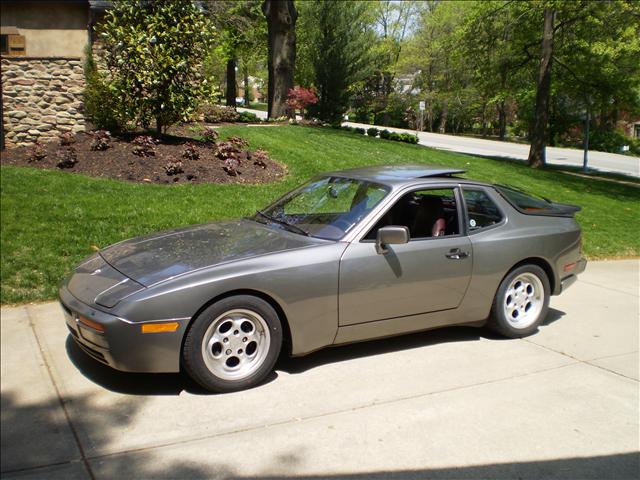 1986 Porsche 944 Series 4