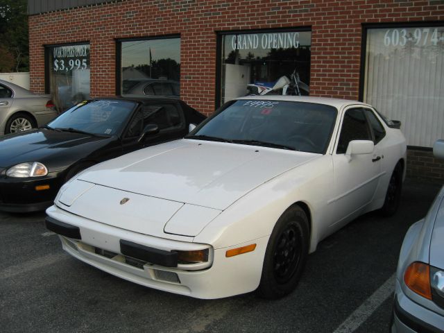 1986 Porsche 944 Base