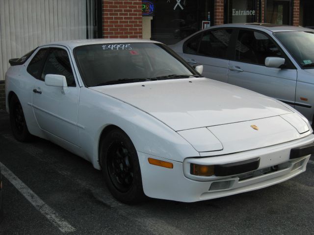 1986 Porsche 944 Base