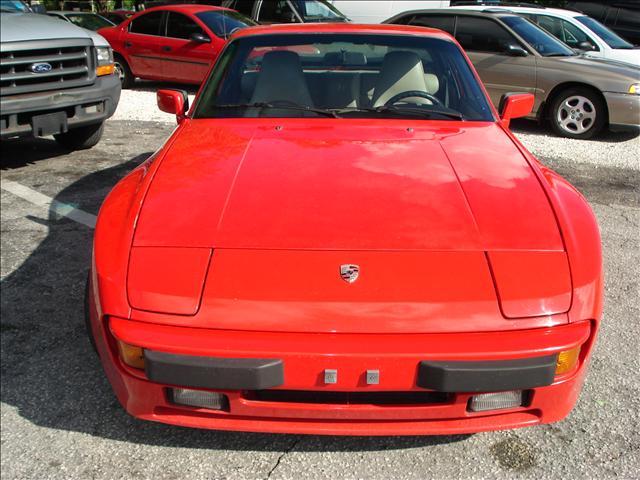 1987 Porsche 944 AWD 4dr LS