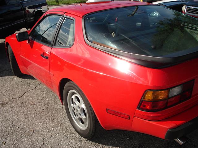 1987 Porsche 944 AWD 4dr LS