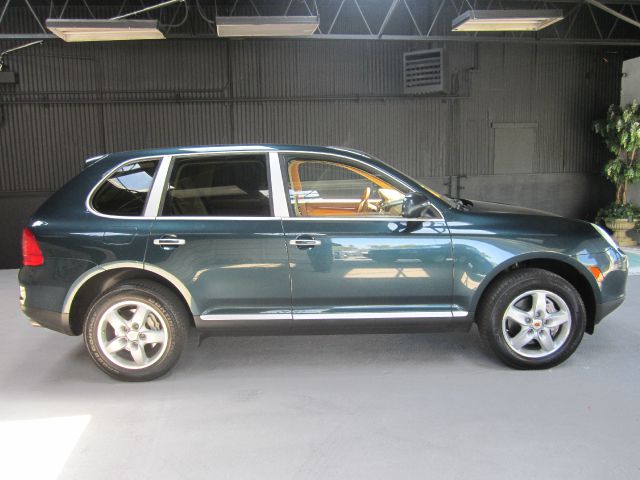 2004 Porsche Cayenne XR