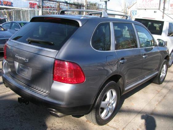 2004 Porsche Cayenne XR