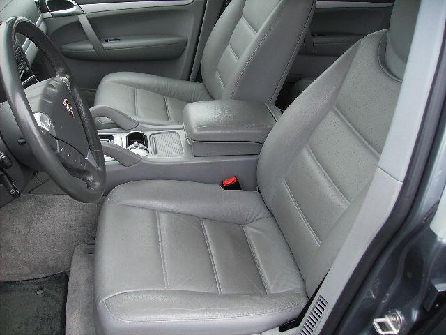 2004 Porsche Cayenne XR