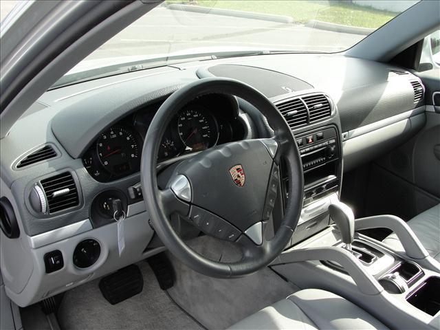 2005 Porsche Cayenne Unknown