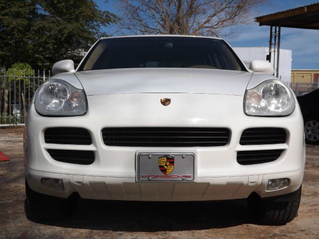 2005 Porsche Cayenne Base