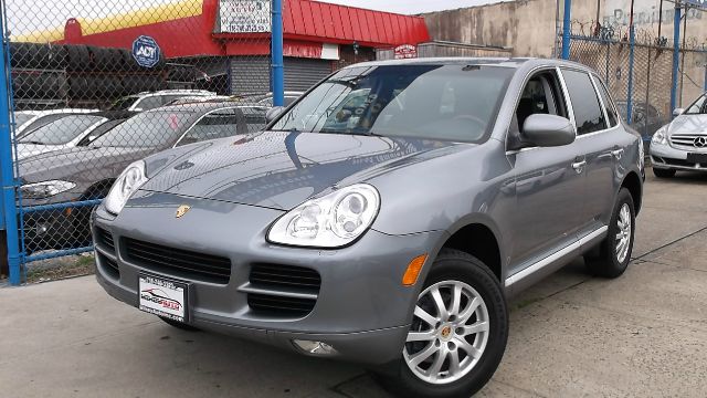 2006 Porsche Cayenne EX - DUAL Power Doors